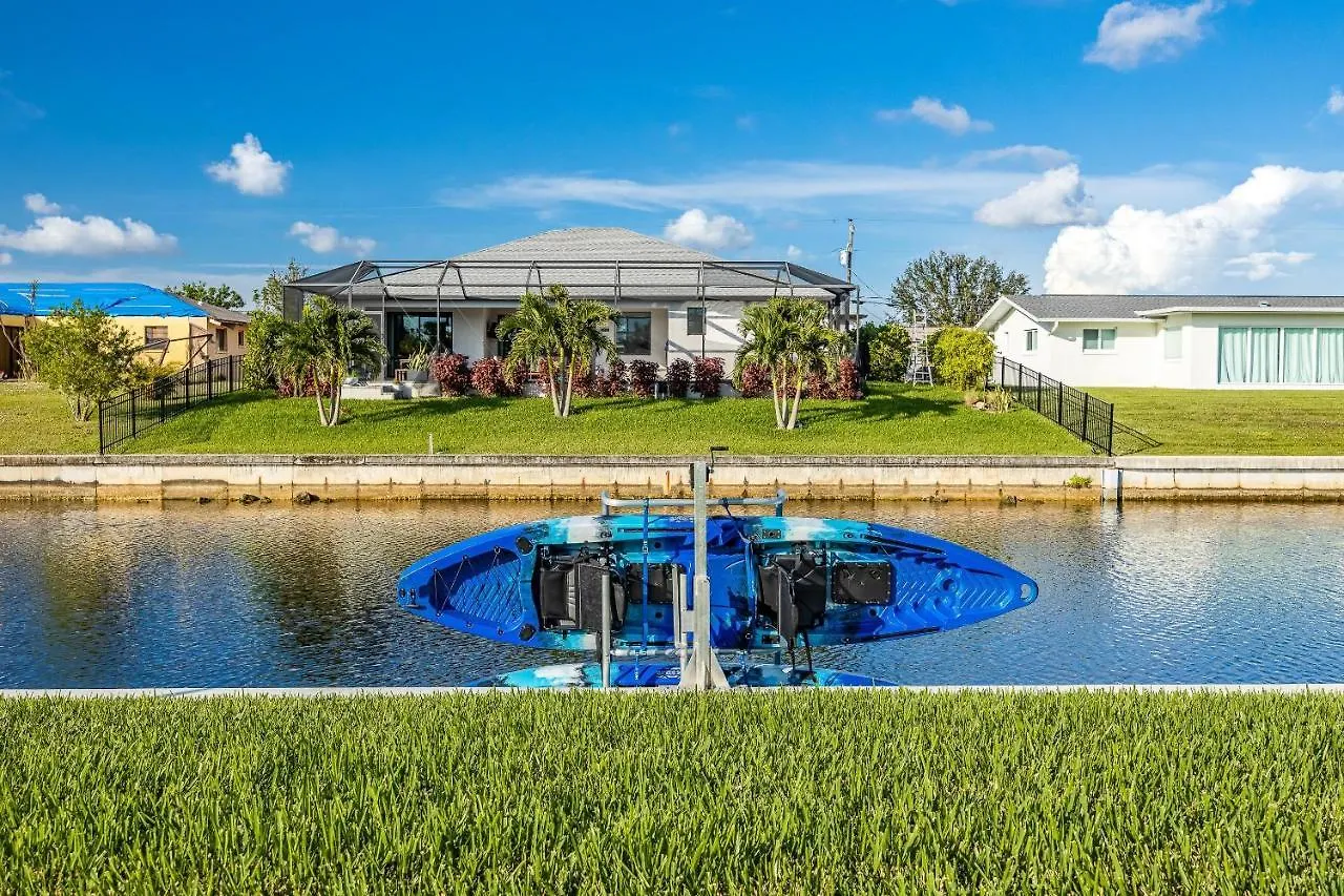 Holiday home Doc Life - Roelens Vacations - Beautiful 3 Bedroom, 2 Bath Pool On A Gulf Access Canal Cape Coral