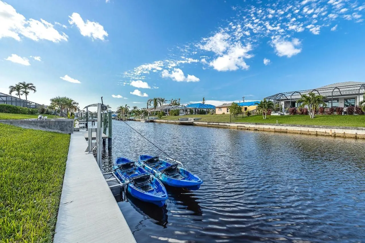Holiday home Doc Life - Roelens Vacations - Beautiful 3 Bedroom, 2 Bath Pool On A Gulf Access Canal