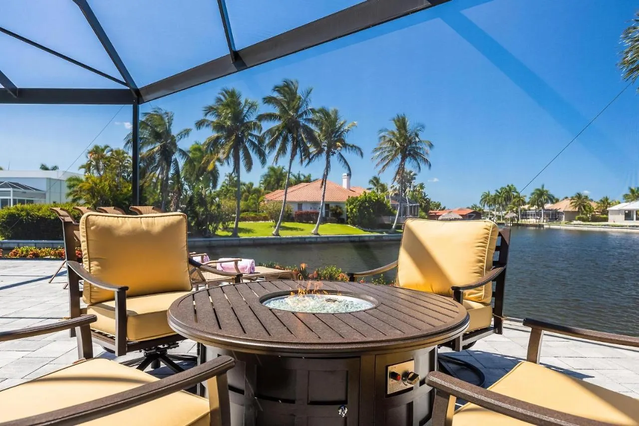 Gulf Access, Heated Salt Water Pool, Kayaks - Surfside Escape - Roelens Vacations *