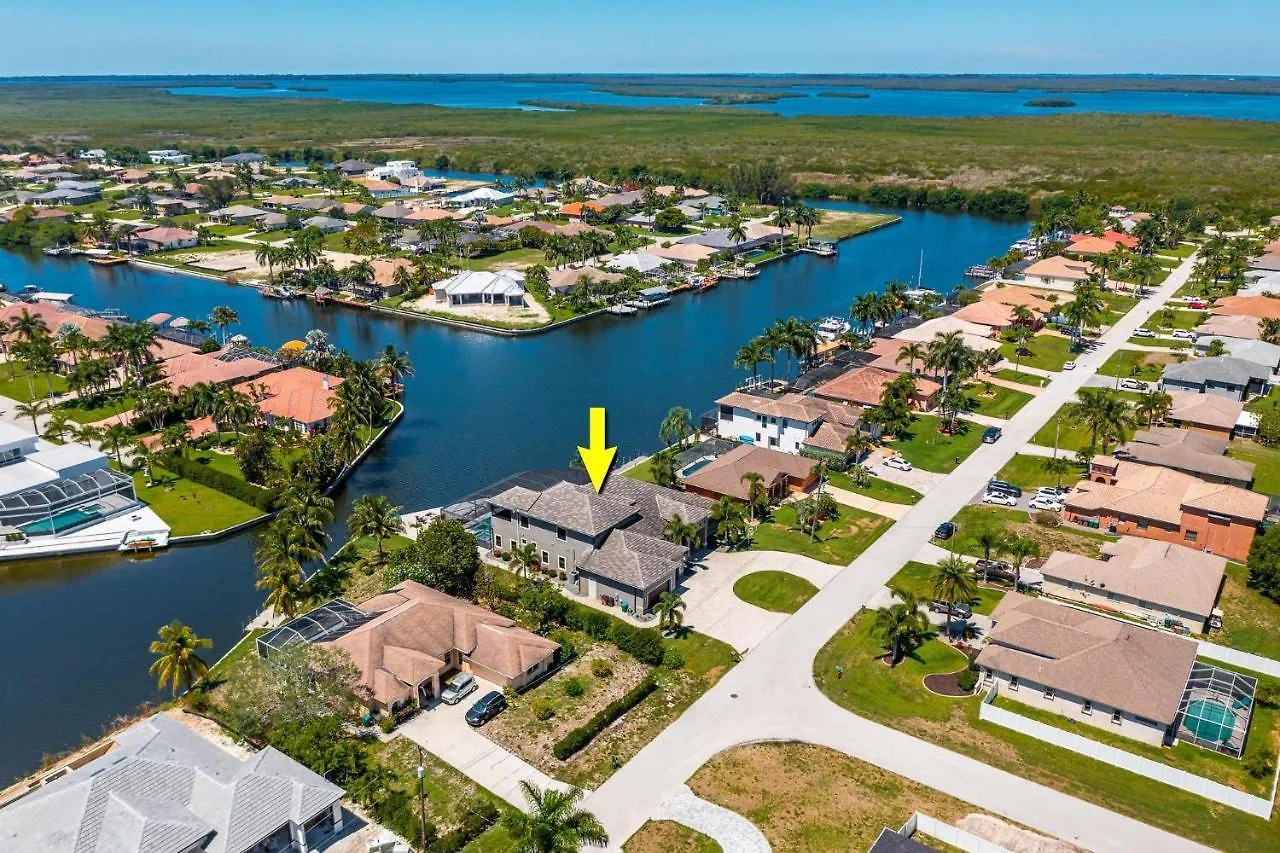 Holiday home Gulf Access, Heated Salt Water Pool, Kayaks - Surfside Escape - Roelens Vacations *