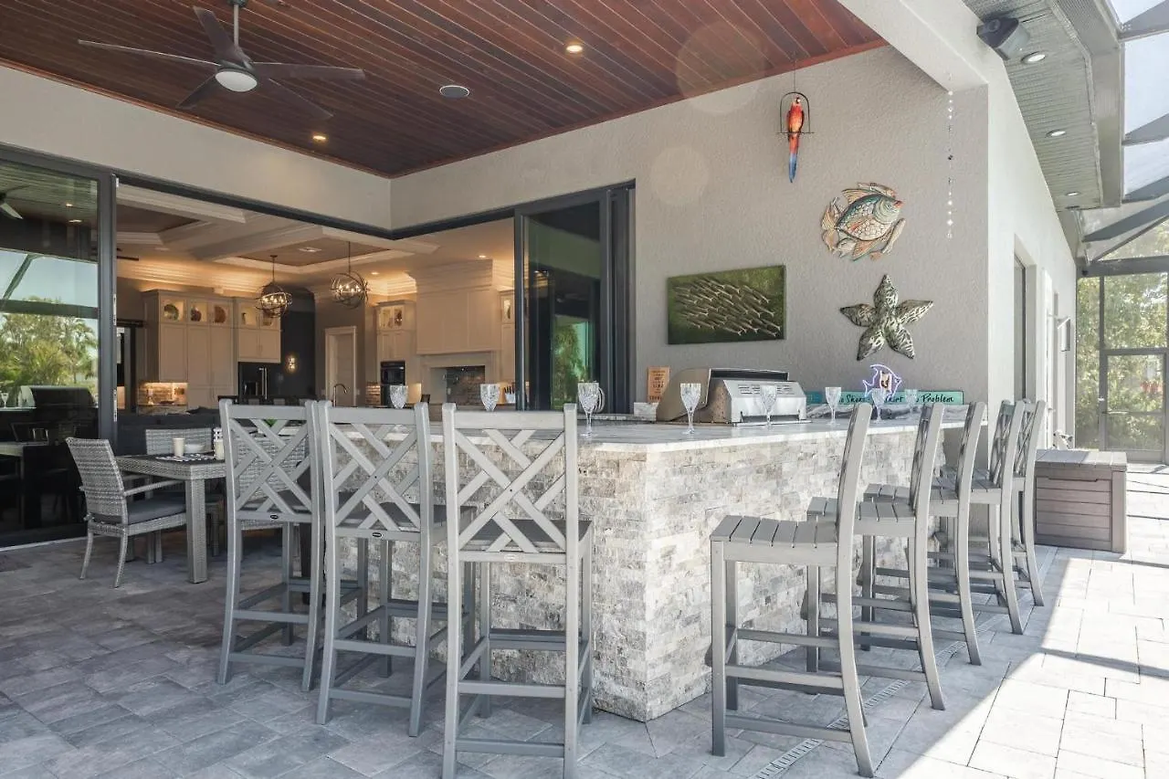 Gulf Access, Heated Salt Water Pool, Kayaks - Surfside Escape - Roelens Vacations * Cape Coral