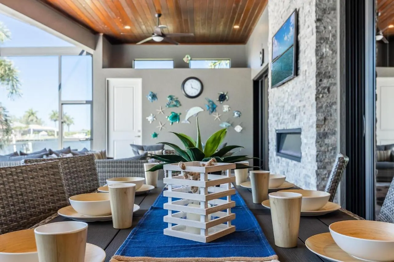 Holiday home Gulf Access, Heated Salt Water Pool, Kayaks - Surfside Escape - Roelens Vacations Cape Coral