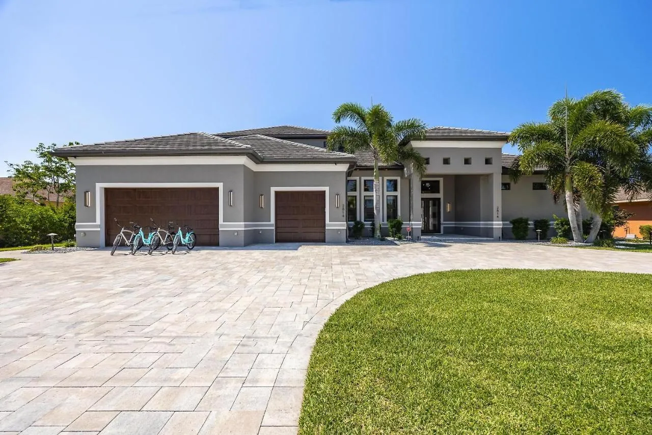 Gulf Access, Heated Salt Water Pool, Kayaks - Surfside Escape - Roelens Vacations * Cape Coral