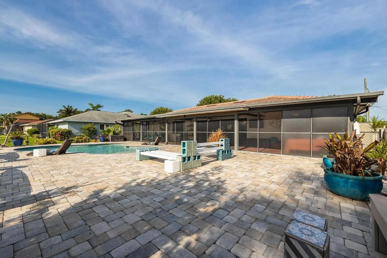 Aqua Escape - - Roelens Vacations Gulf Access- Minutes To The River- Kayaks-dog Friendly Holiday home