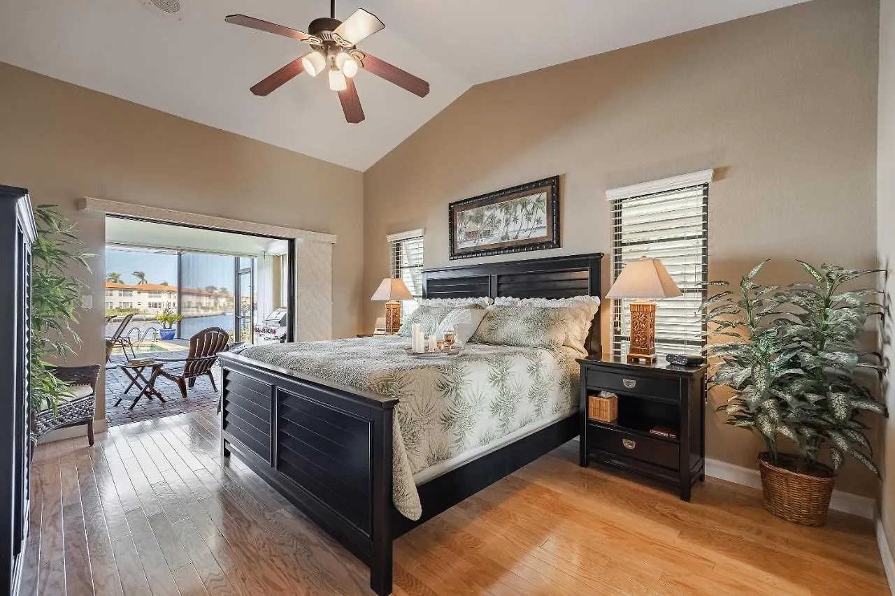 Pool, Gulf Access, Beautiful Views Of Bimini Basin, Dock With Tiki Hut - Bimini Basin * Cape Coral