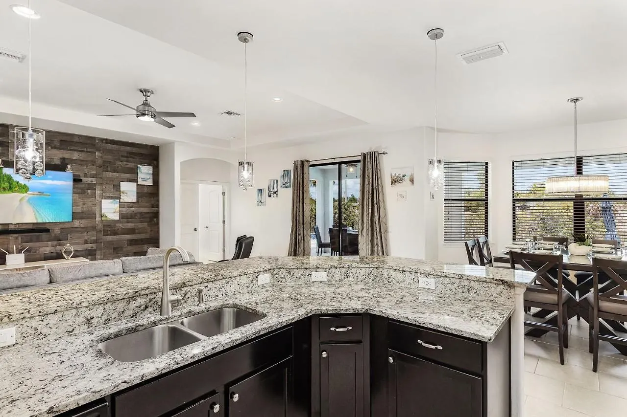 Holiday home Gulf Access, Heated Salt Water Pool & Kayaks - Adventure Cove - Roelens Vacations *