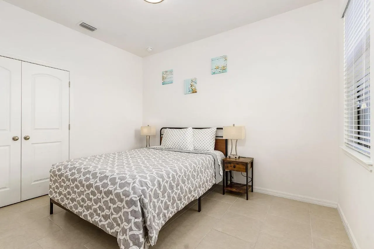 Holiday home Gulf Access, Heated Salt Water Pool & Kayaks - Adventure Cove - Roelens Vacations *