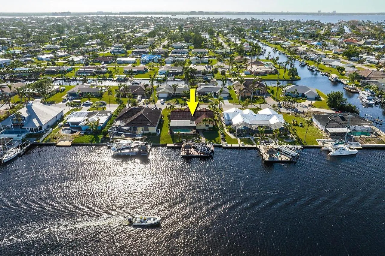 Pool, Gulf Access, Beautiful Views Of Bimini Basin, Dock With Tiki Hut - Bimini Basin * Cape Coral
