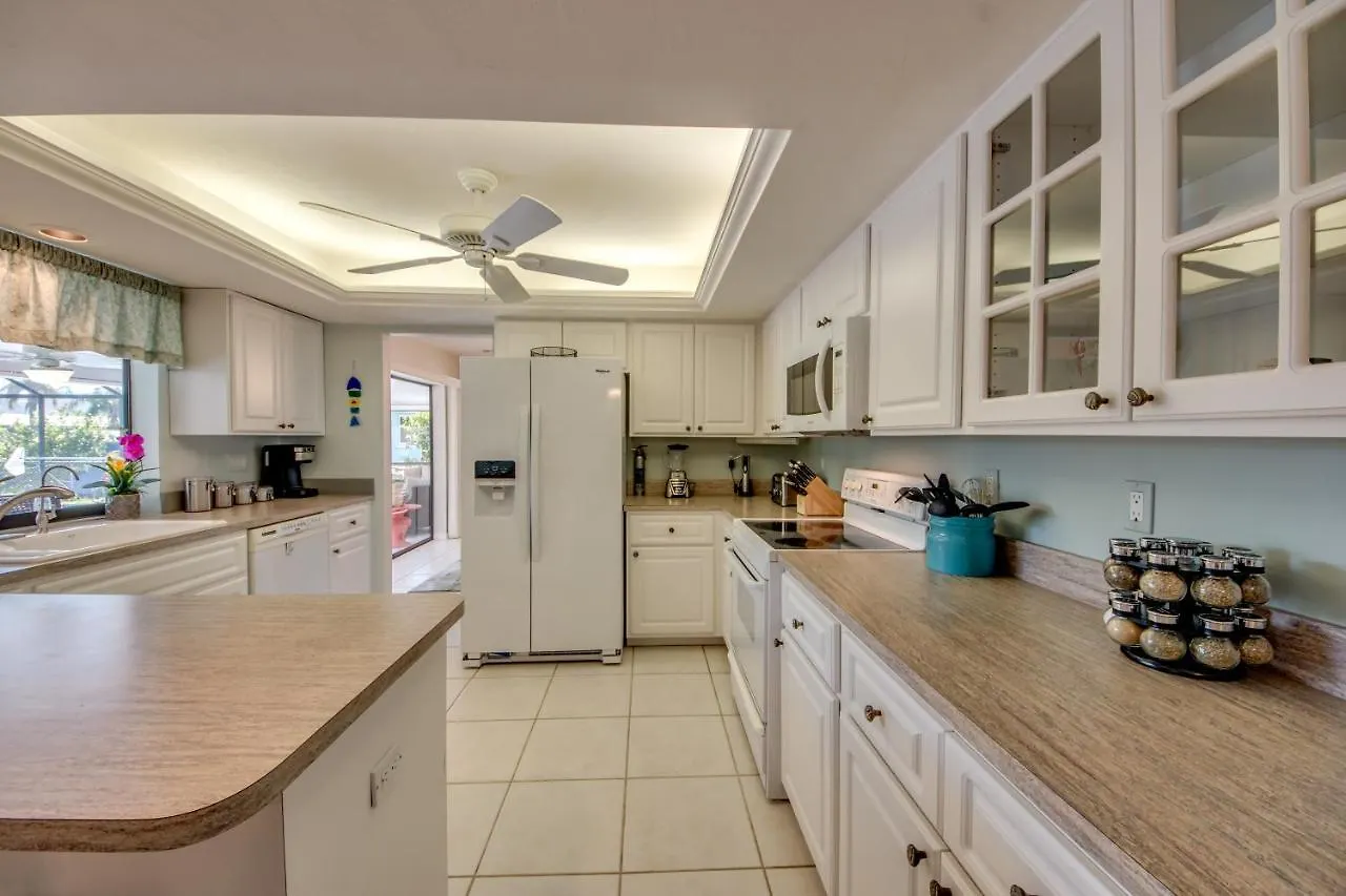 The Steak Out Gulf Access - Sleeps 14! Roelens Vacations *