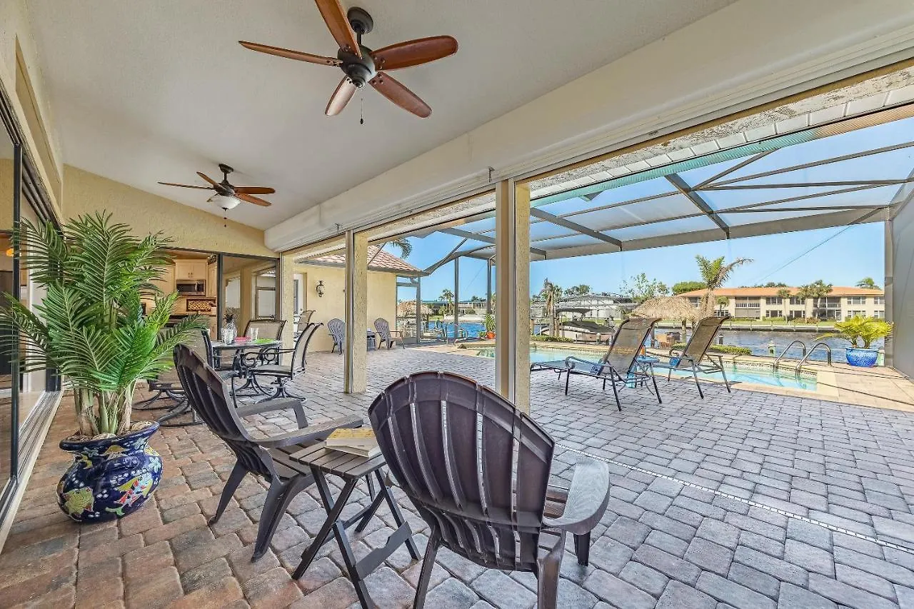 Holiday home Pool, Gulf Access, Beautiful Views Of Bimini Basin, Dock With Tiki Hut - Bimini Basin Cape Coral