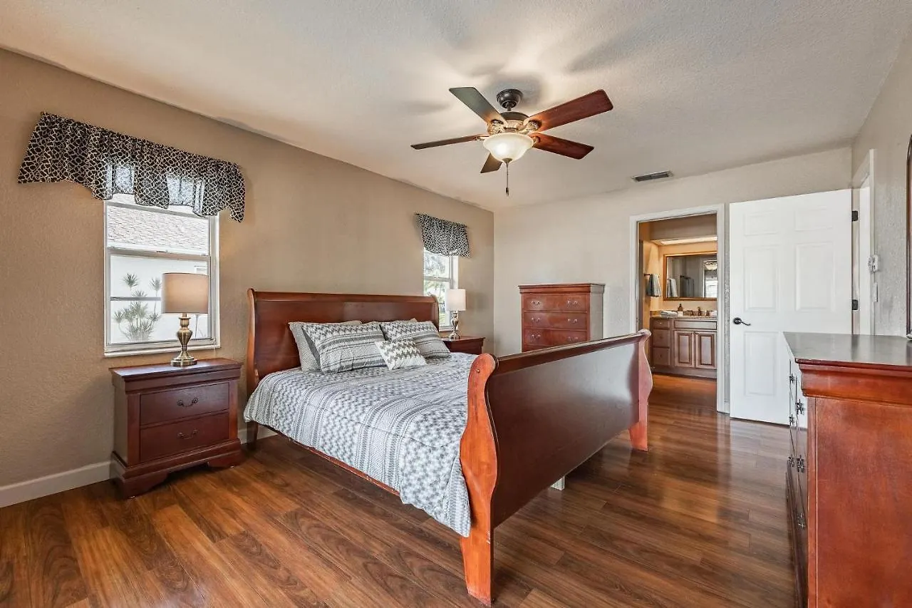 Heated Pool, Beautiful Sunsets - Made In Heaven - Roelens Vacations Cape Coral