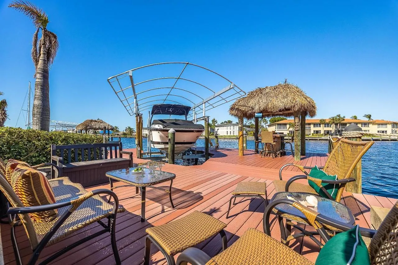 Pool, Gulf Access, Beautiful Views Of Bimini Basin, Dock With Tiki Hut - Bimini Basin *