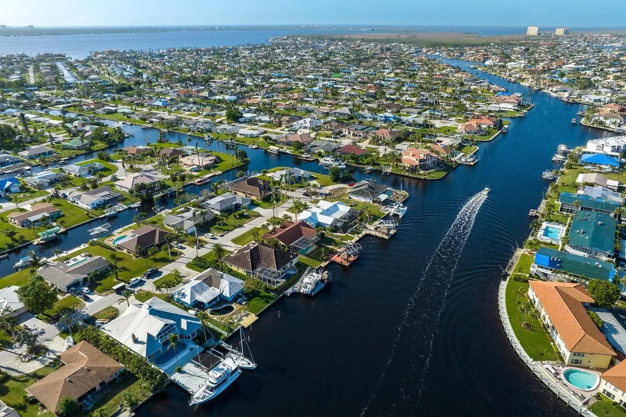 Pool, Gulf Access, Beautiful Views Of Bimini Basin, Dock With Tiki Hut - Bimini Basin