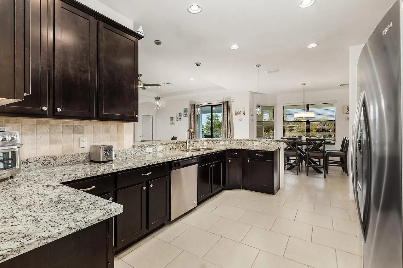 Gulf Access, Heated Salt Water Pool & Kayaks - Adventure Cove - Roelens Vacations * Cape Coral