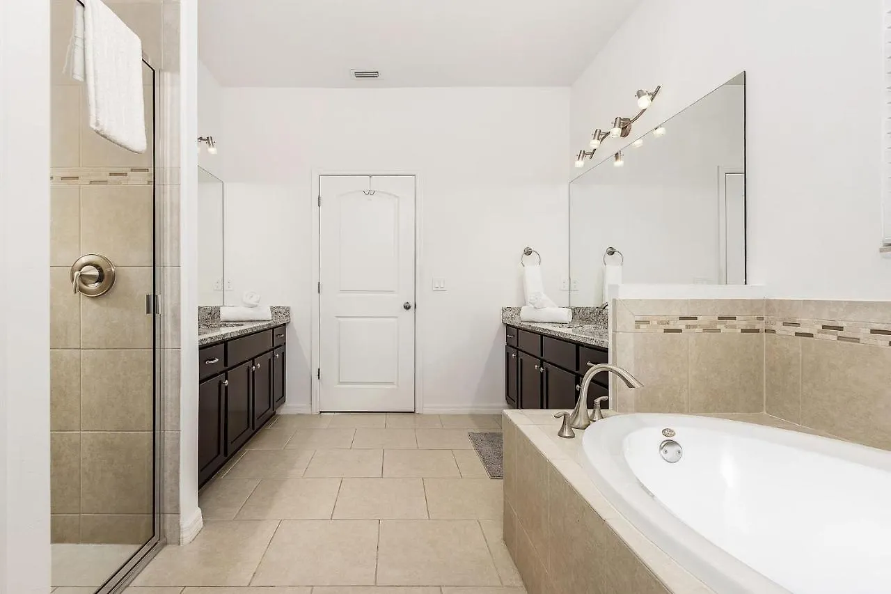 Gulf Access, Heated Salt Water Pool & Kayaks - Adventure Cove - Roelens Vacations * Cape Coral