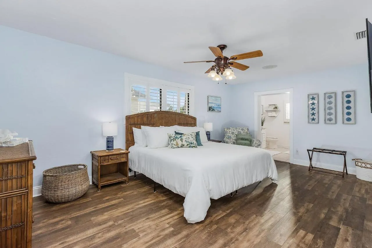 Private Pool With Direct Gulf Access, Kayaks, & Pool Table Carpe Diem Roelens Cape Coral