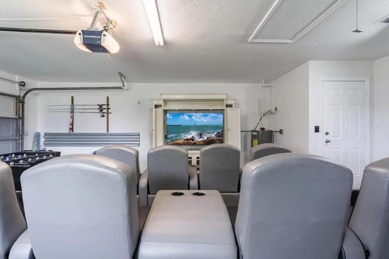 Pet Friendly, View, Game - Coral Palace - Roelens Vacations Cape Coral