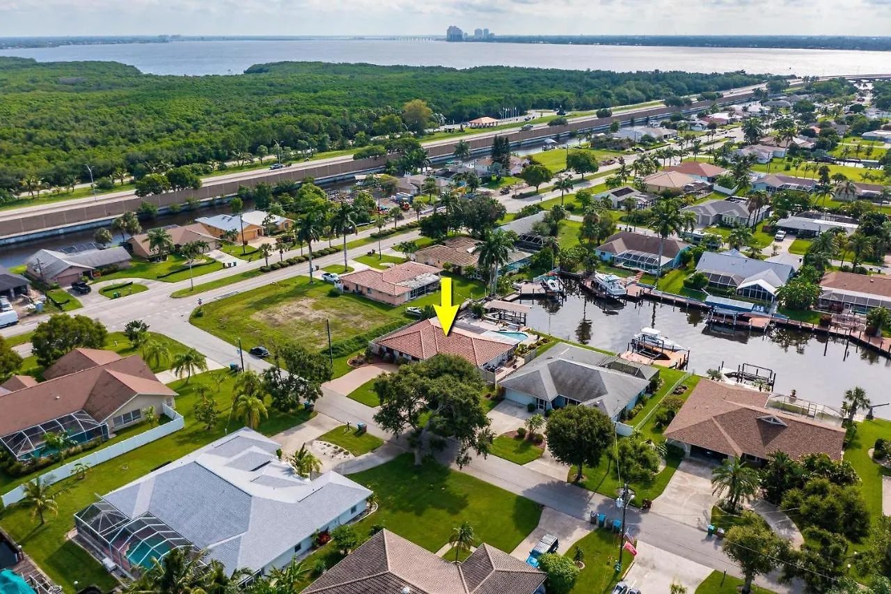 Holiday home Aqua Escape - - Roelens Vacations Gulf Access- Minutes To The River- Kayaks-dog Friendly Cape Coral