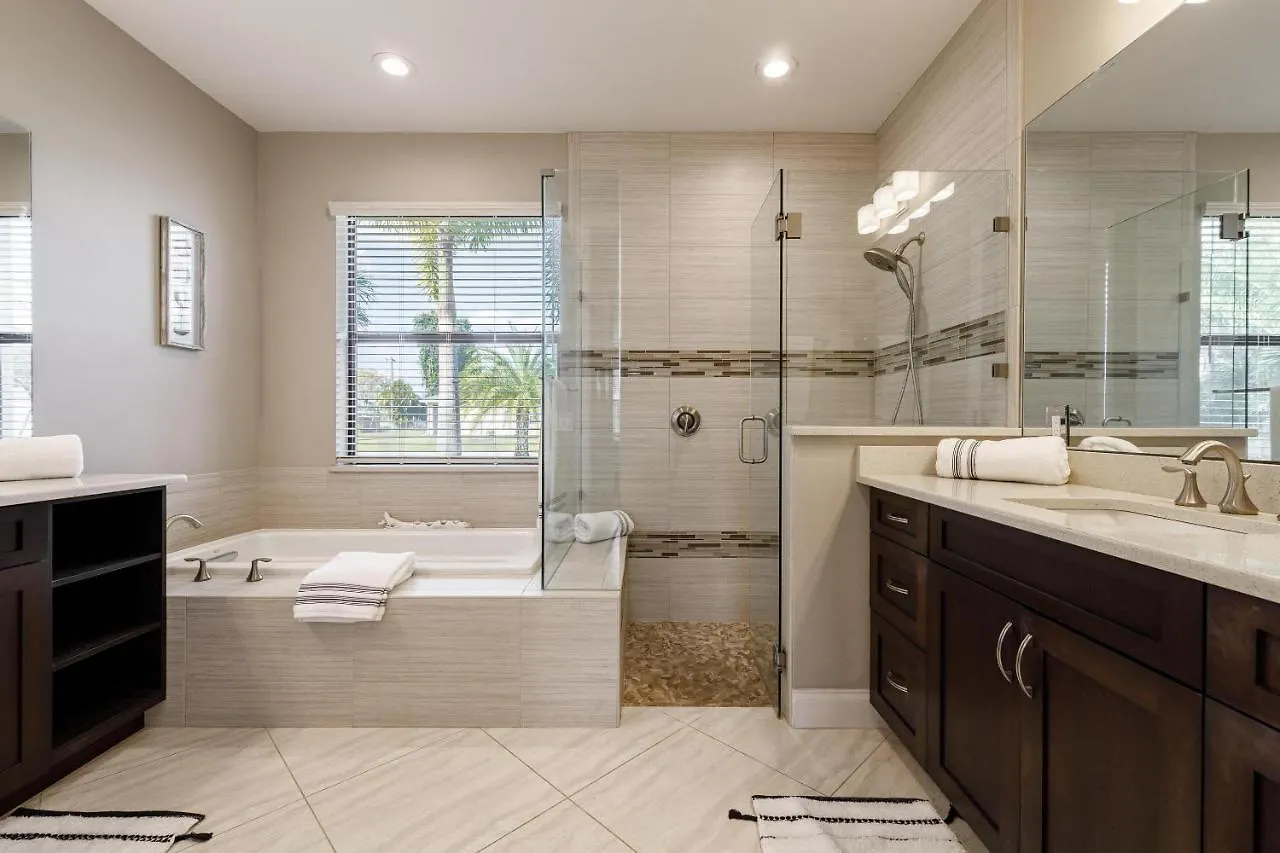 Casa - - Roelens Vacations *