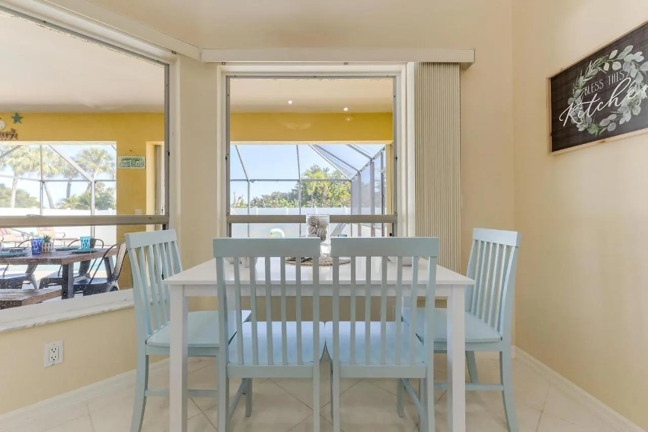 Holiday home Gorgeous Heated Pool - Palm Tree - Roelens Vacations Cape Coral