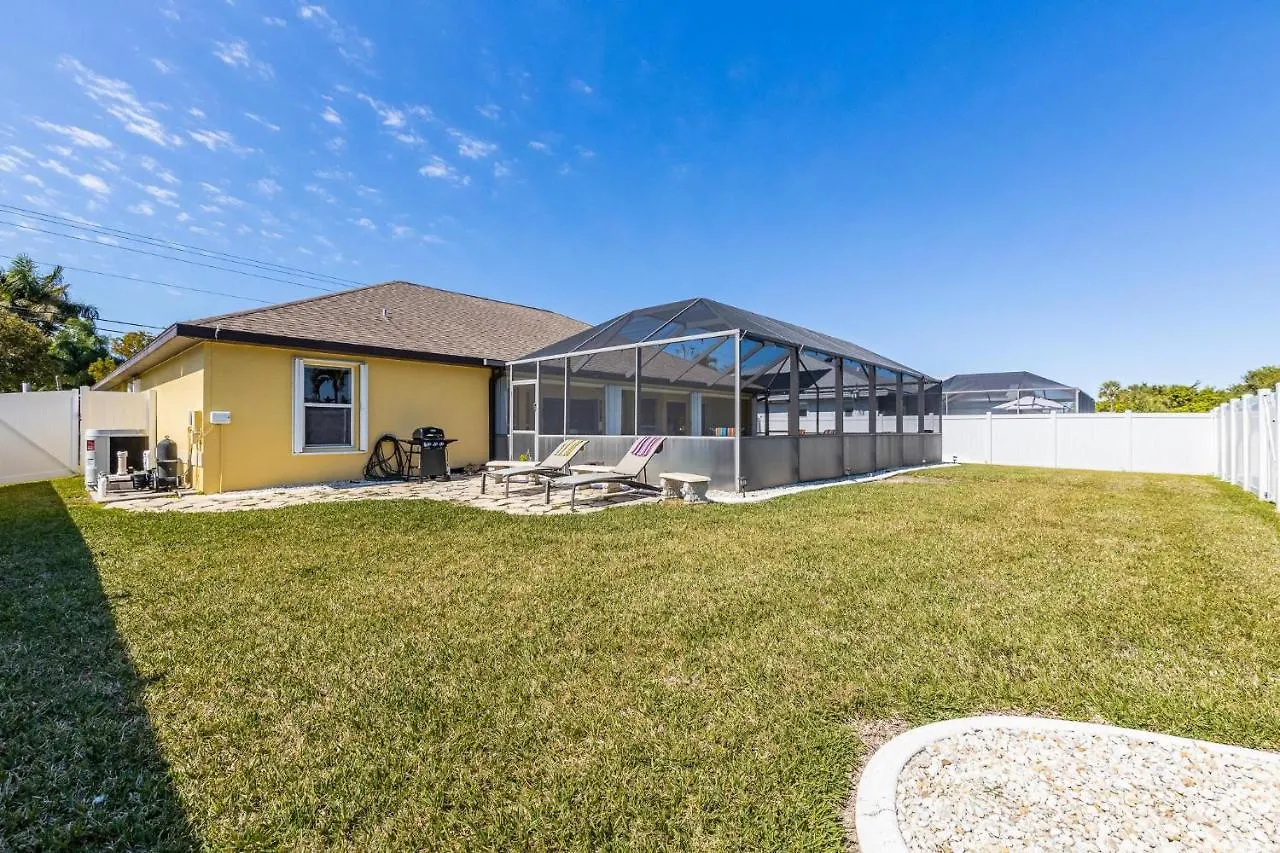 Gorgeous Heated Pool - Palm Tree - Roelens Vacations Holiday home
