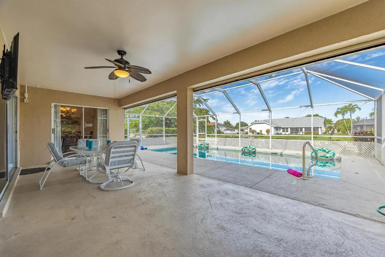 Heated Pool, Beautiful Sunsets - Made In Heaven - Roelens Vacations Holiday home Cape Coral