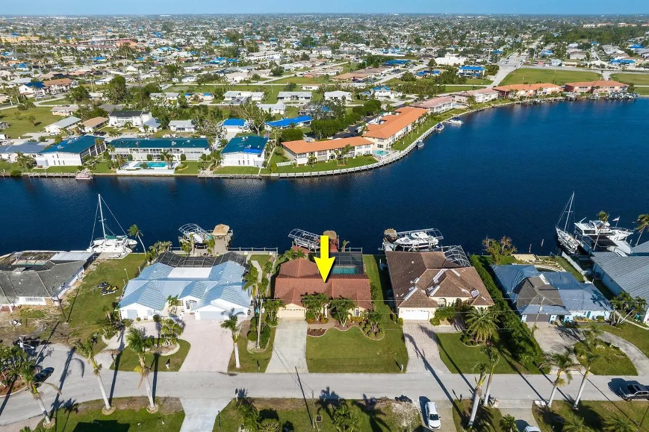 Holiday home Pool, Gulf Access, Beautiful Views Of Bimini Basin, Dock With Tiki Hut - Bimini Basin *