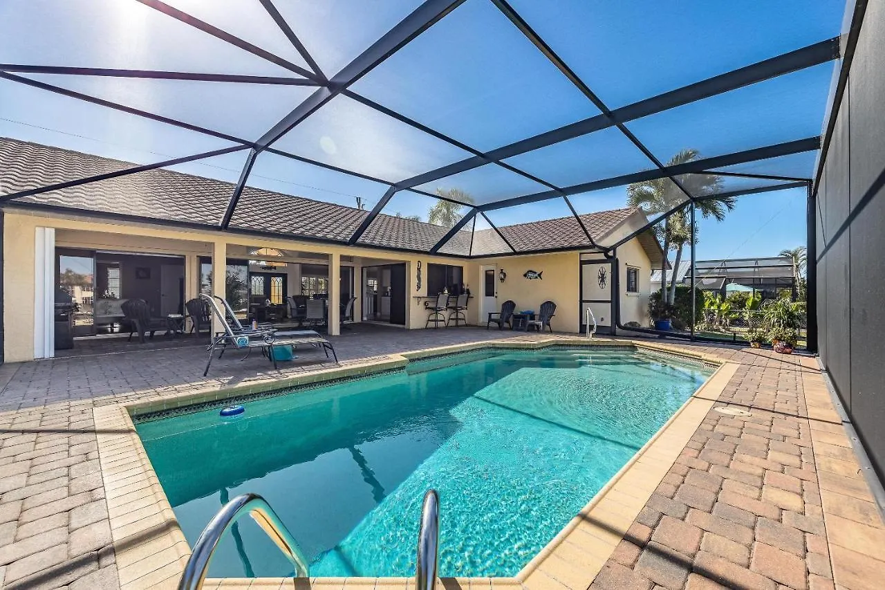 Holiday home Pool, Gulf Access, Beautiful Views Of Bimini Basin, Dock With Tiki Hut - Bimini Basin *
