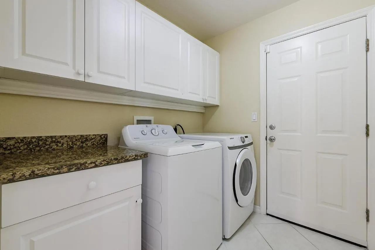Gorgeous Heated Pool - Palm Tree - Roelens Vacations Holiday home Cape Coral