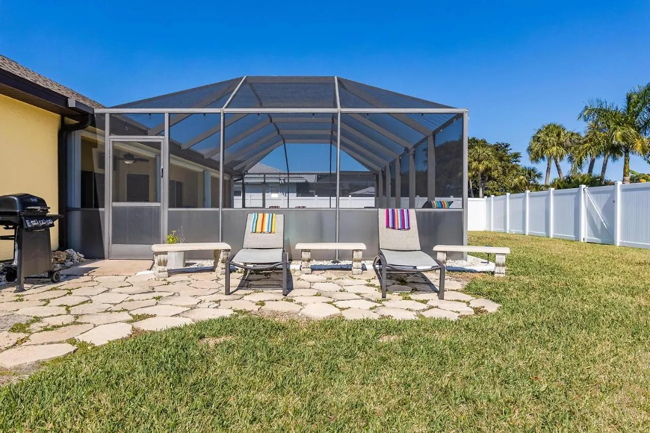 Gorgeous Heated Pool - Palm Tree - Roelens Vacations Holiday home