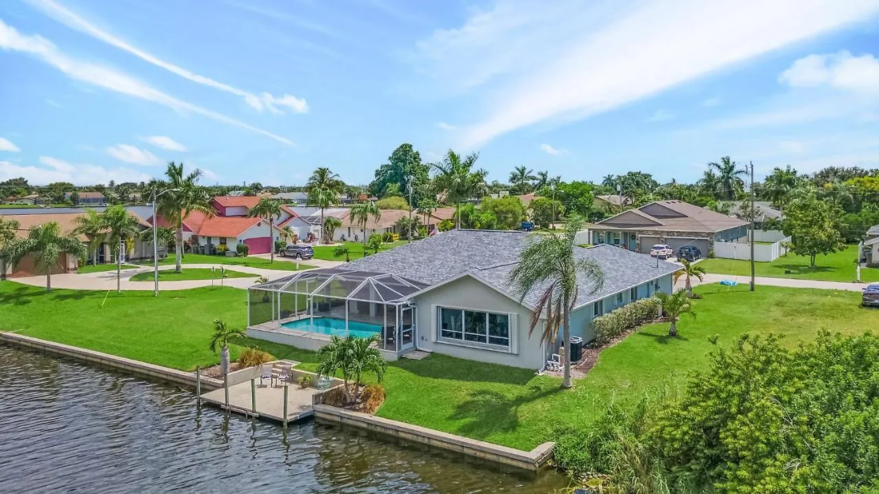 Luxury On Freshwater With Heated Pool Mohave Roelens Vacations Cape Coral