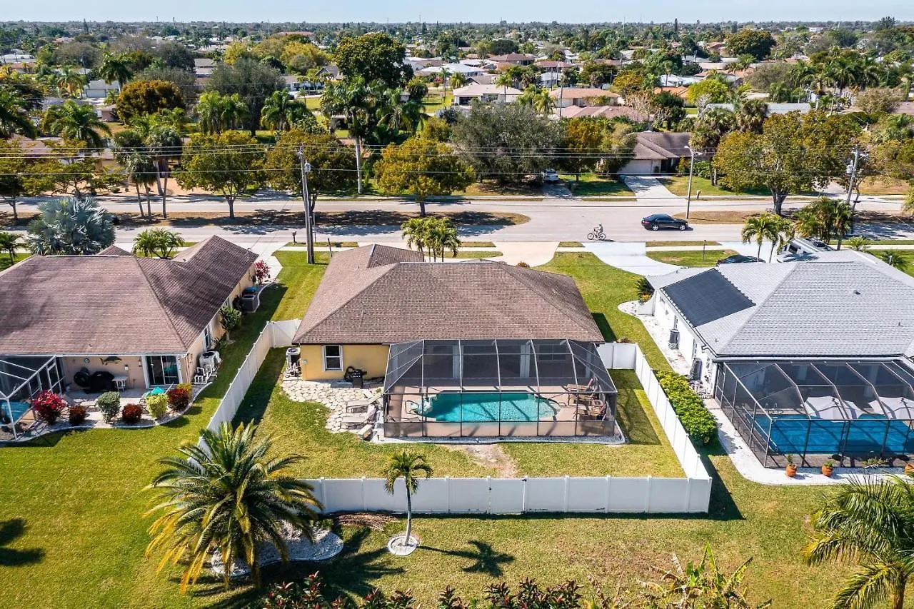 Gorgeous Heated Pool - Palm Tree - Roelens Vacations Holiday home *