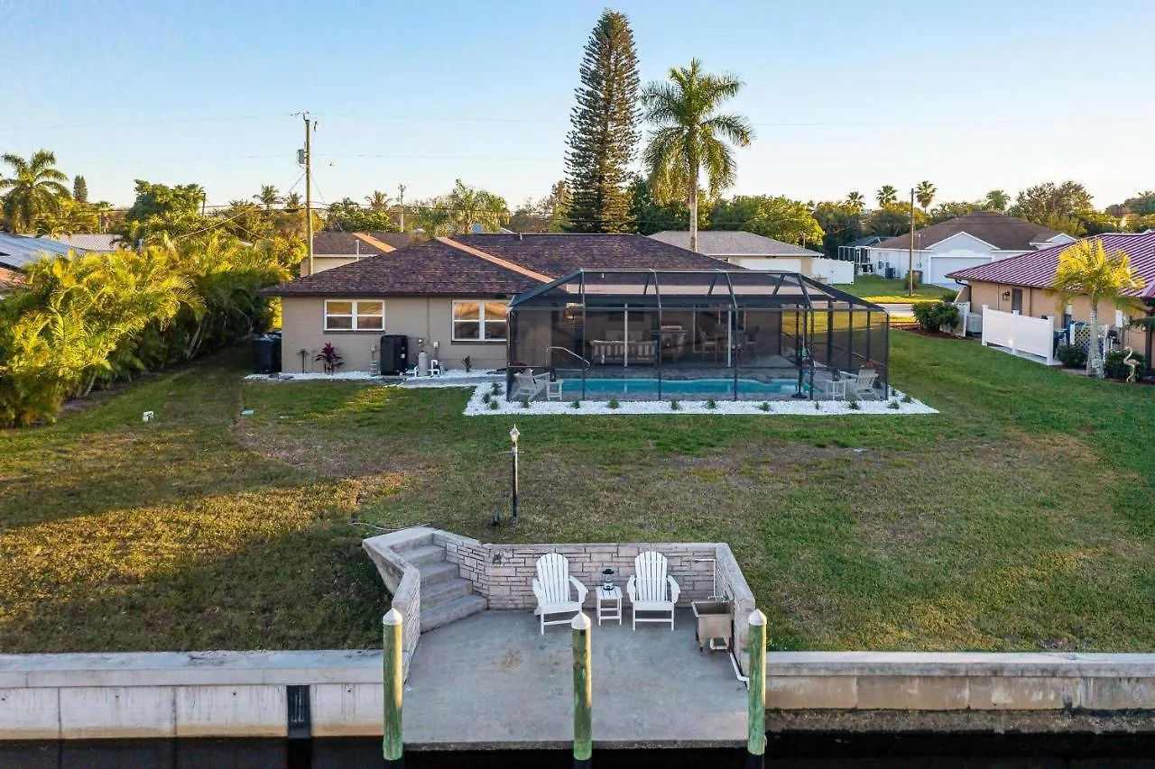 Holiday home Doc Life - Roelens Vacations - Beautiful 3 Bedroom, 2 Bath Pool On A Gulf Access Canal Cape Coral