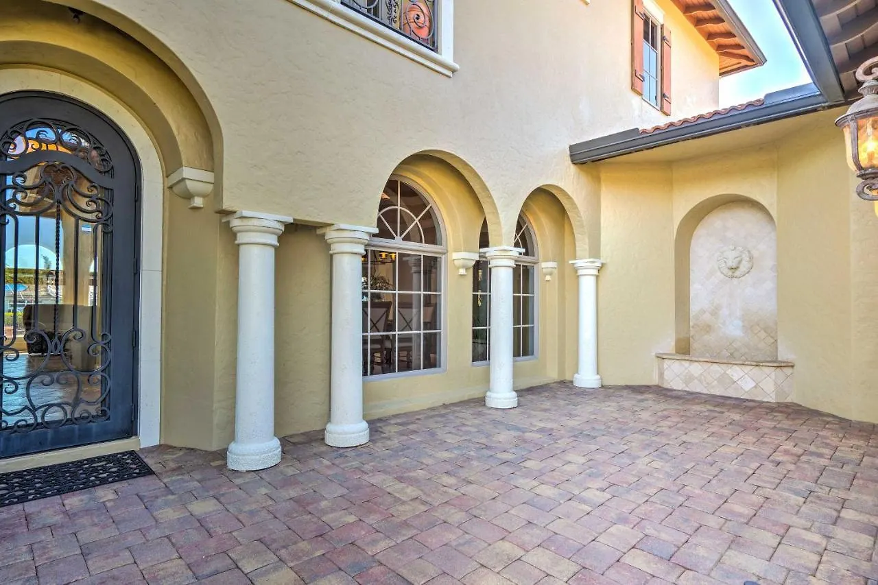 Upscale With Pool And Boat Dock *