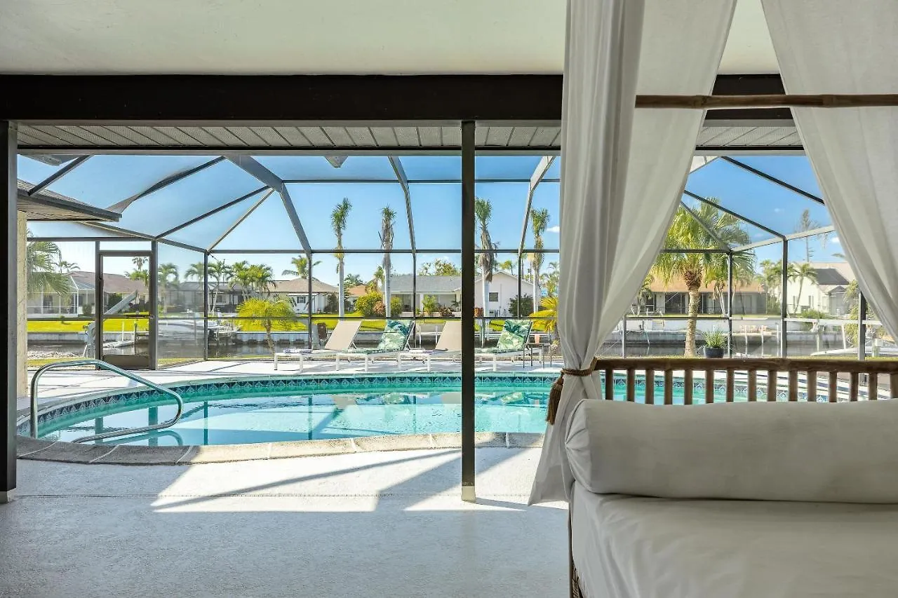 Gulf Access, Sleeps 14 - Calusa Paradise Cape Coral