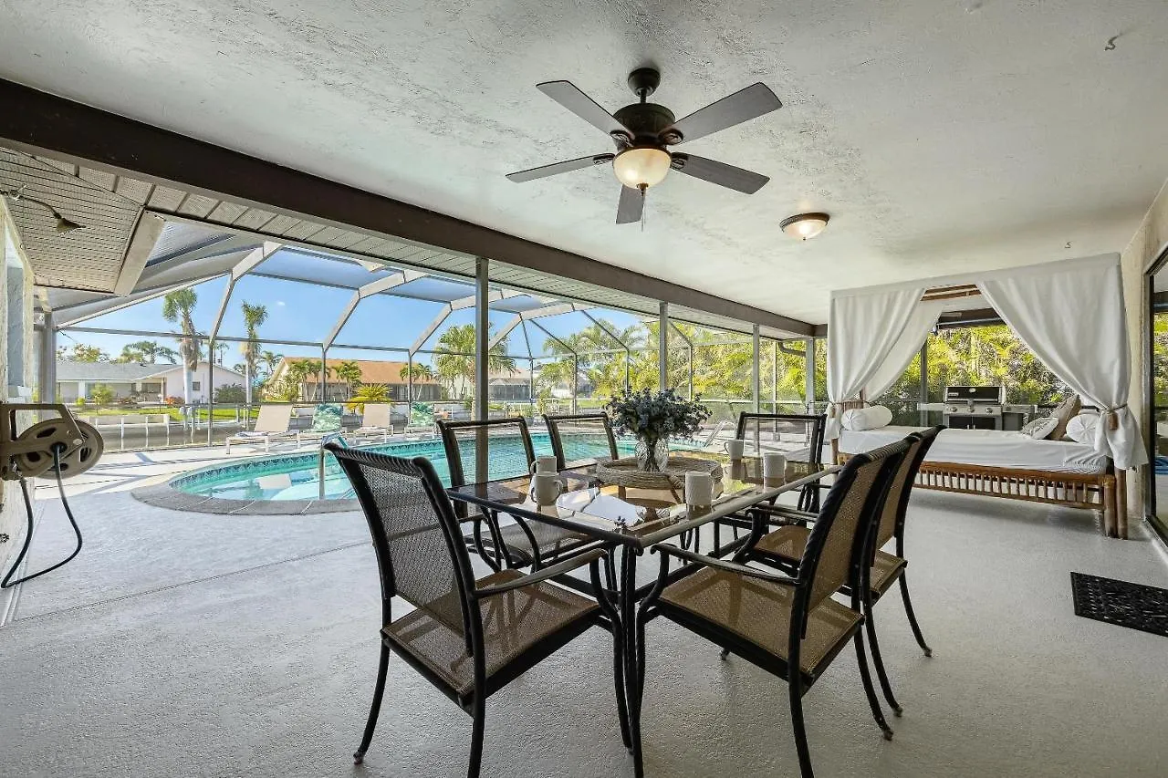 Gulf Access, Sleeps 14 - Calusa Paradise *