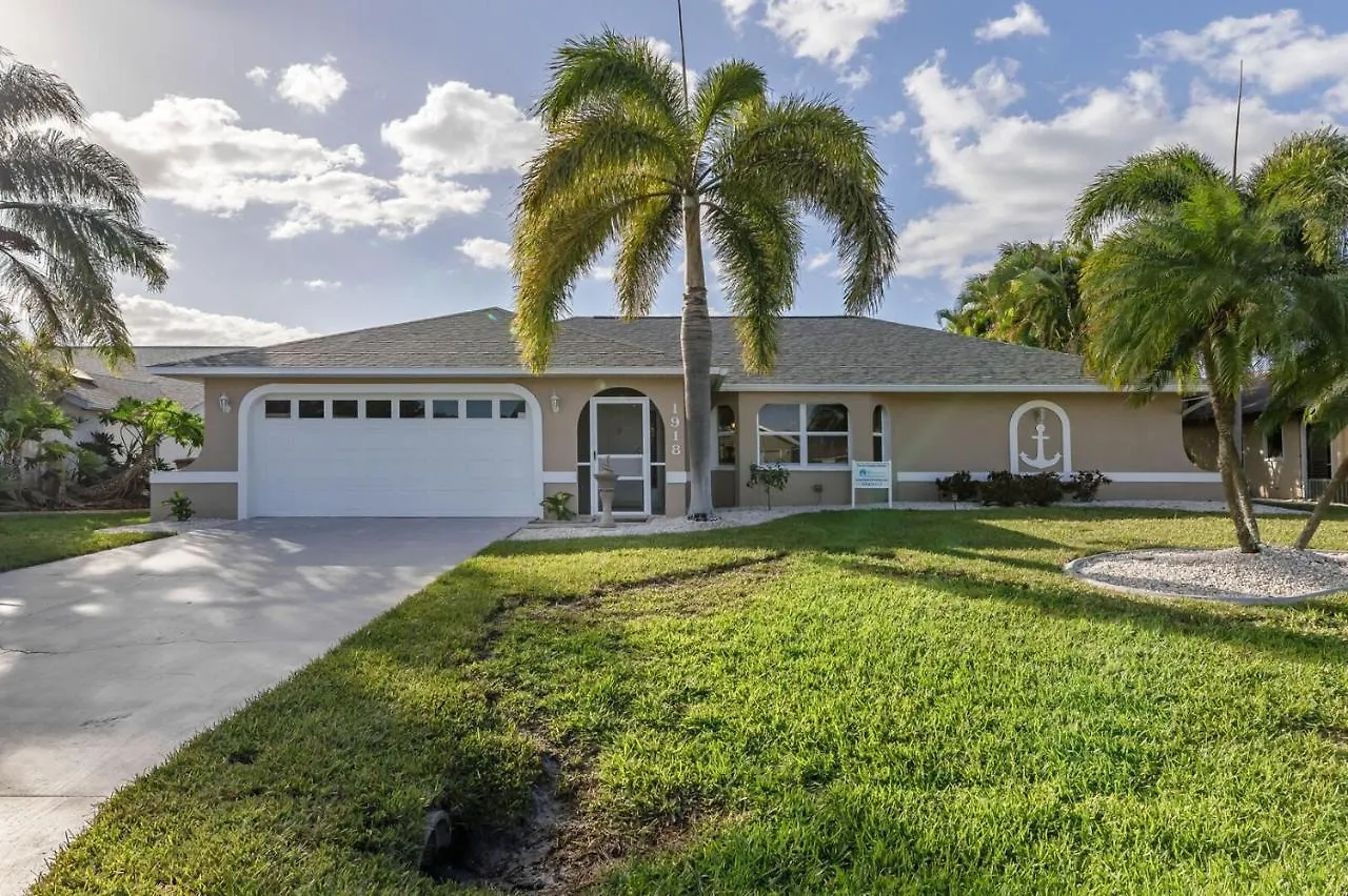Holiday home Gulf Access, Sleeps 14 - Calusa Paradise Cape Coral
