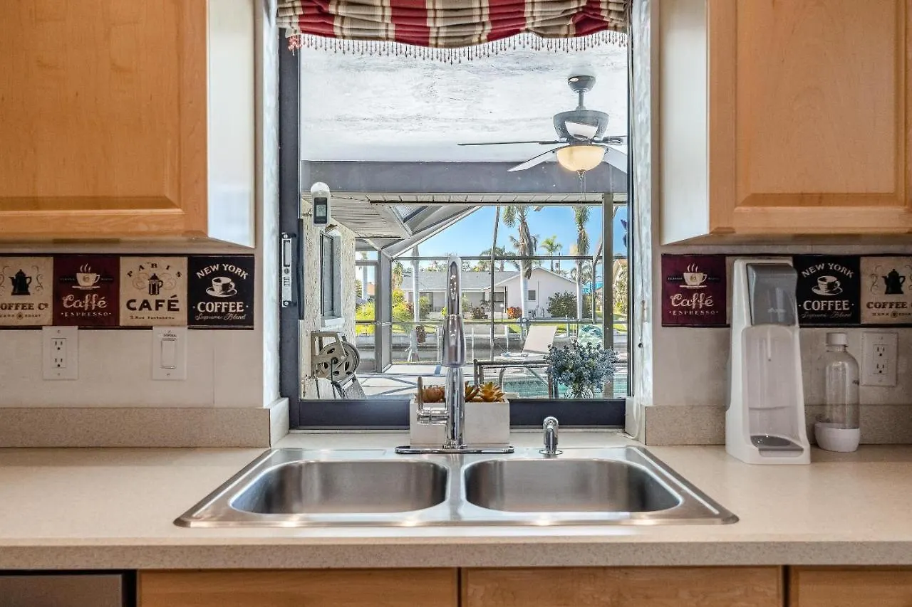 Holiday home Gulf Access, Sleeps 14 - Calusa Paradise Cape Coral