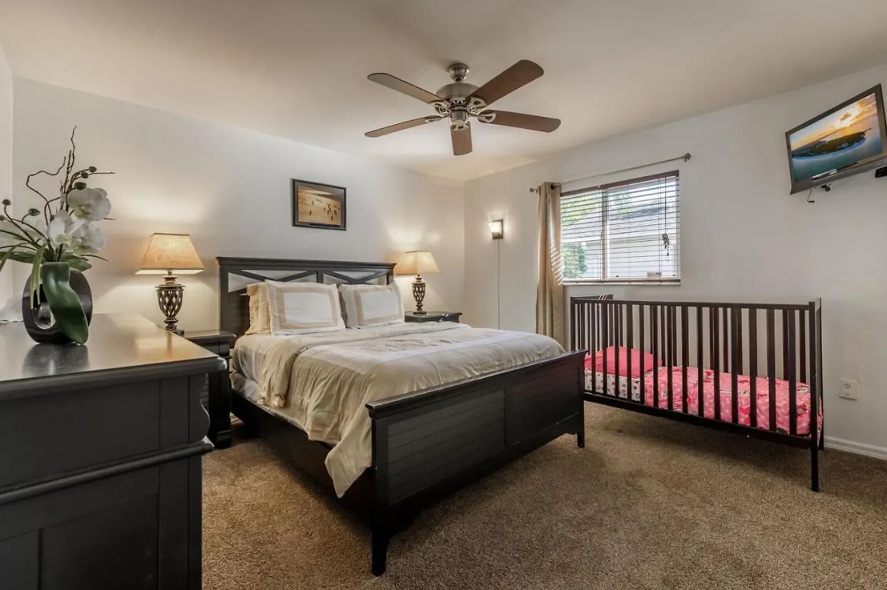 Gulf Access, Sleeps 14 - Calusa Paradise Holiday home Cape Coral