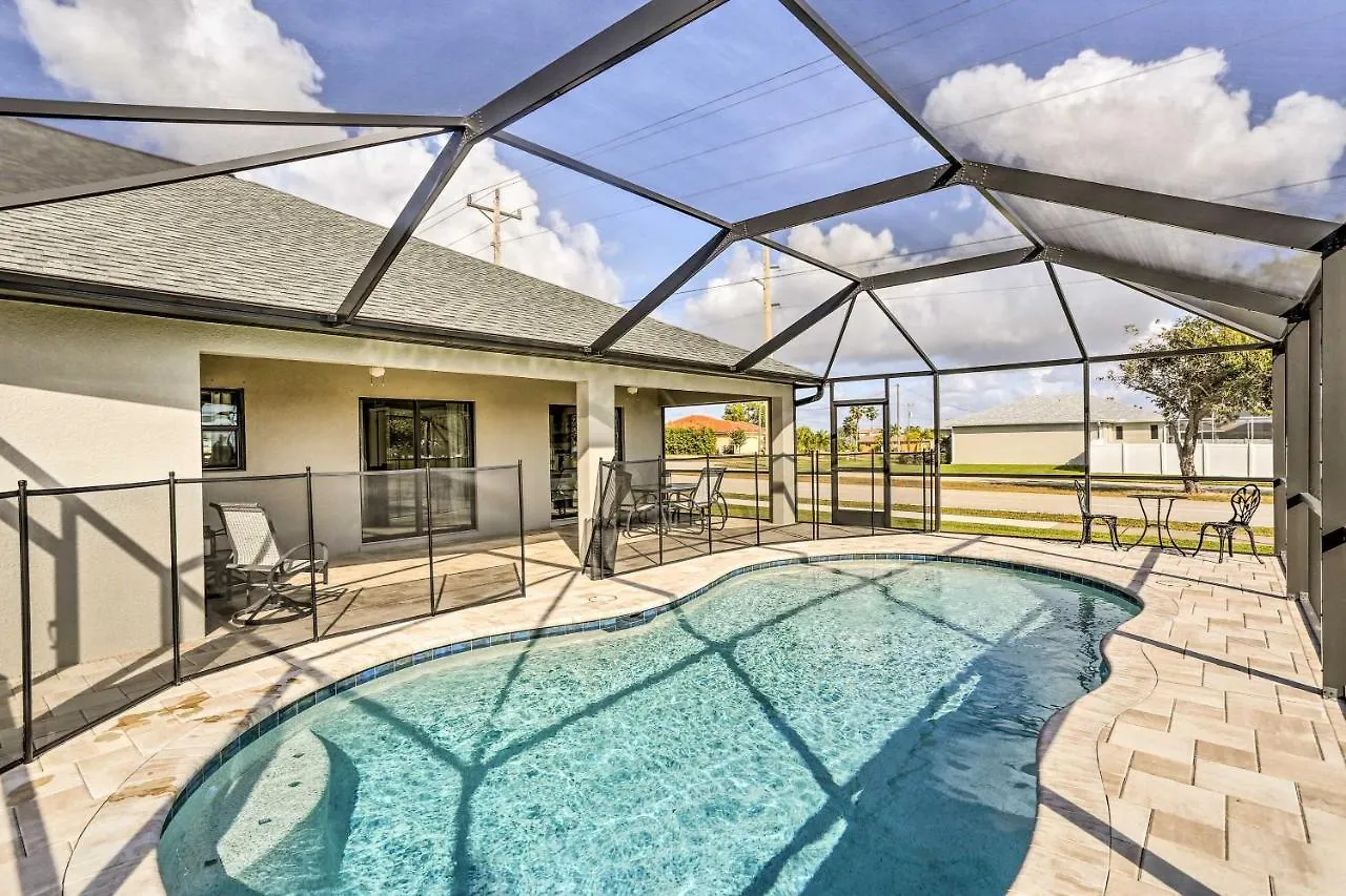 Holiday home House With Private Screened Pool! Cape Coral