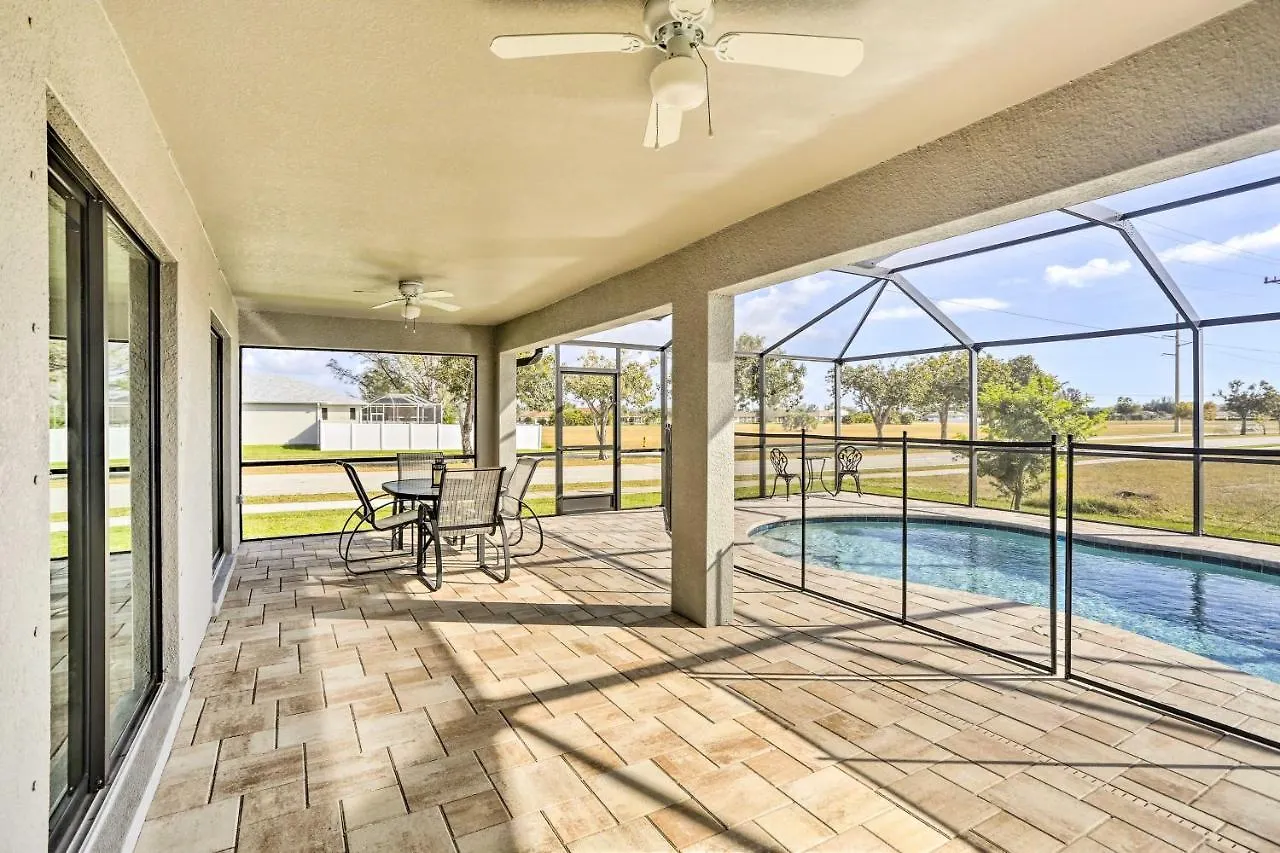 House With Private Screened Pool! Cape Coral