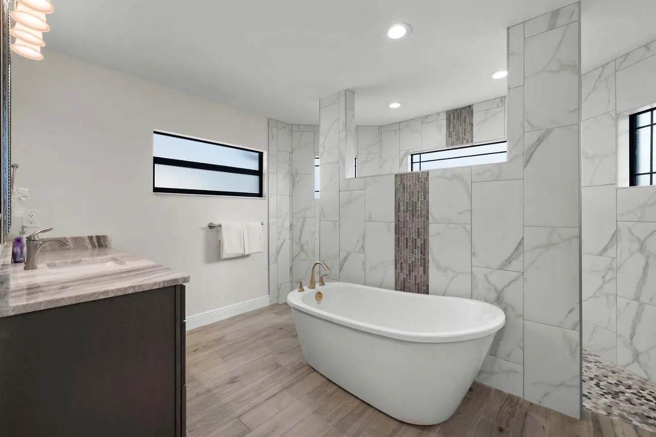 Midpoint Holiday home