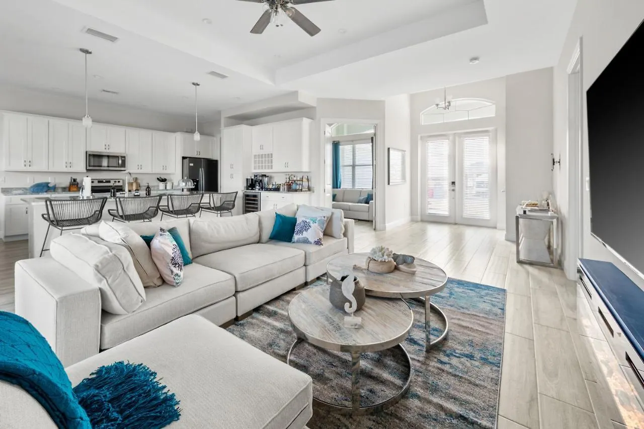 Heated Pool With King Bed - Gulf Access - Game * Cape Coral