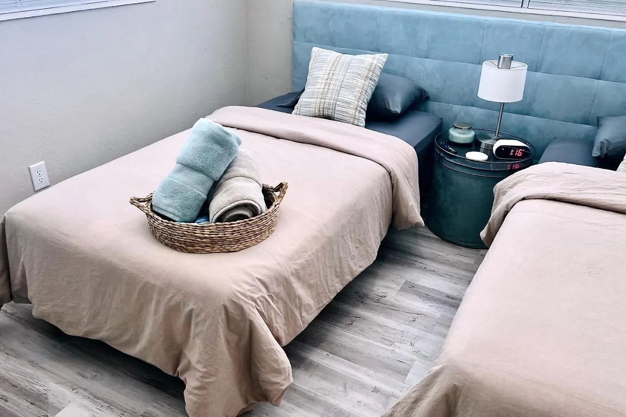 Casa Azul 2bd Private Duplex Near Downtown Cc Villa *
