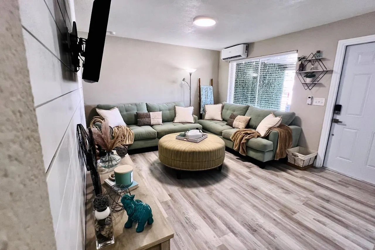 Casa Azul 2bd Private Duplex Near Downtown Cc Cape Coral