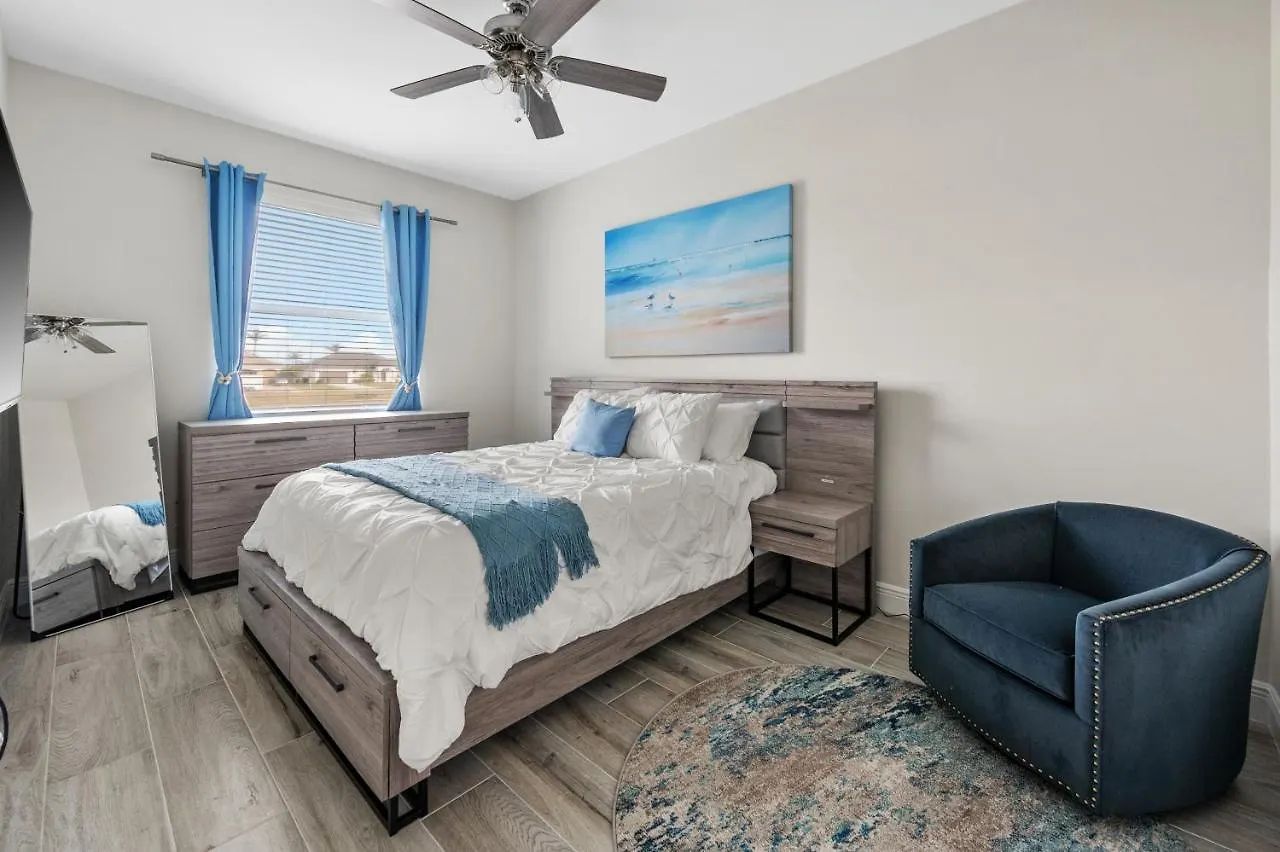 Heated Pool With King Bed - Gulf Access - Game