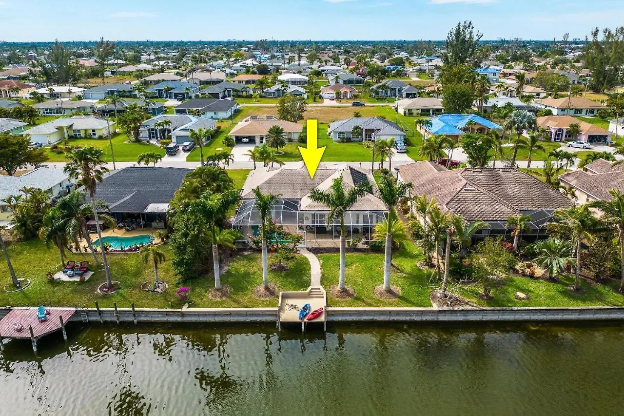 Solar Heated Pool, Hot Tub, Kayaks, Canal Views - Tranquil Haven- Roelens Vacations Holiday home *