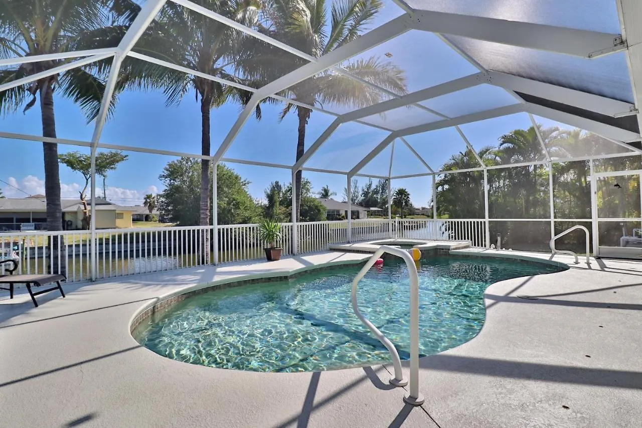On The Canal With Private Pool! * Cape Coral