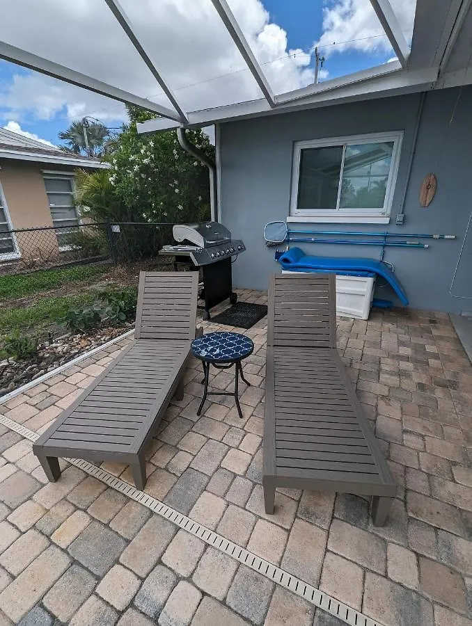 Blue Flamingo - Pool, Sunsets, Dock, Lift, Direct Gulf Access! Holiday home