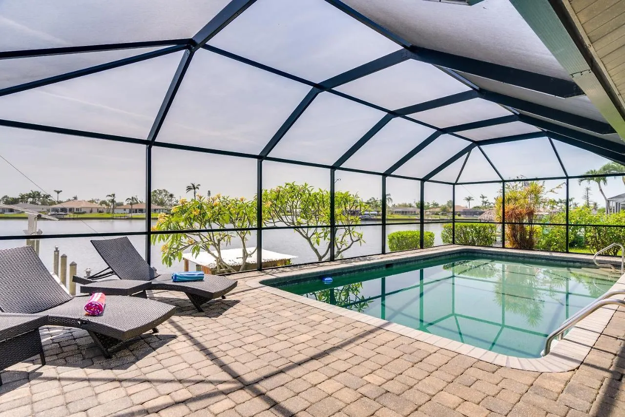 Waterfront With Pool And Gulf Access *